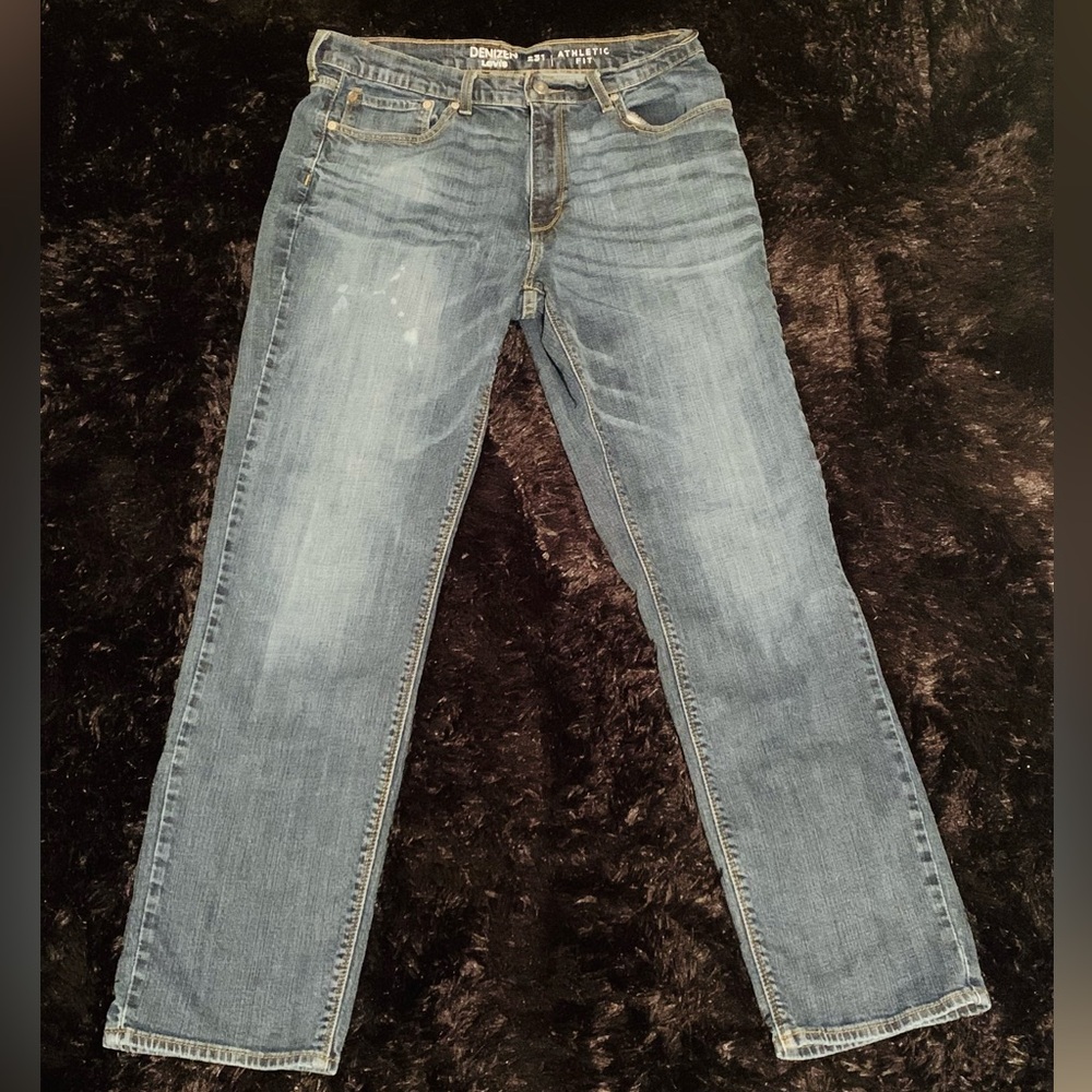 Levi's Men's Straight Blue Jeans, Size 231 Athletic Fit, Slightly Distressed.